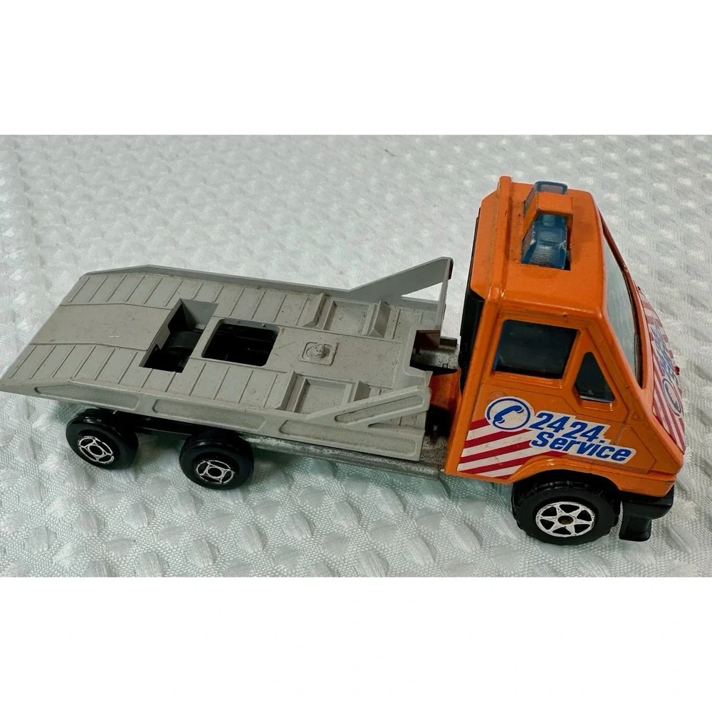 Majorette Renault Master T35 1/45 Diecast Tow Truck 24-24 Service‎ (1984 France)